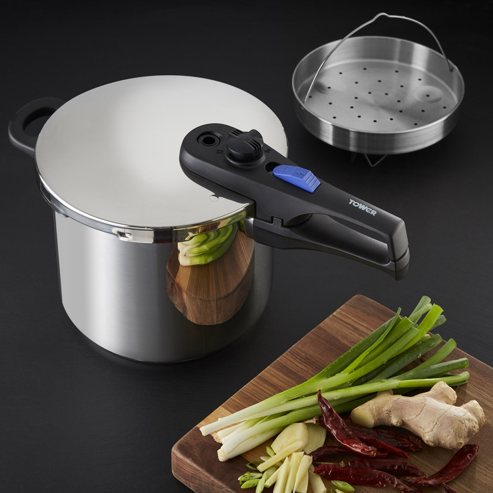 Tower Express Stainless Steel Pressure Cooker 22cm 7L Image 2