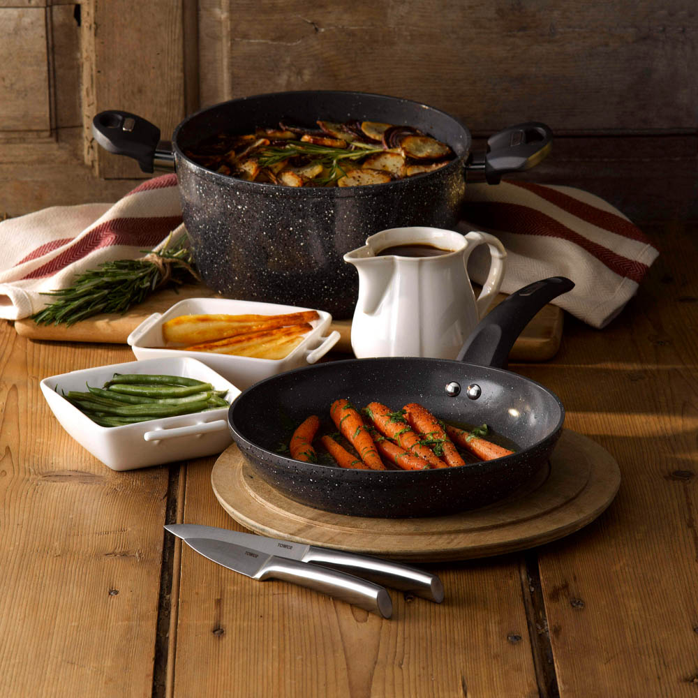Tower Cerastone 32cm Black Forged Aluminium Non-Stick Frying Pan Image 6
