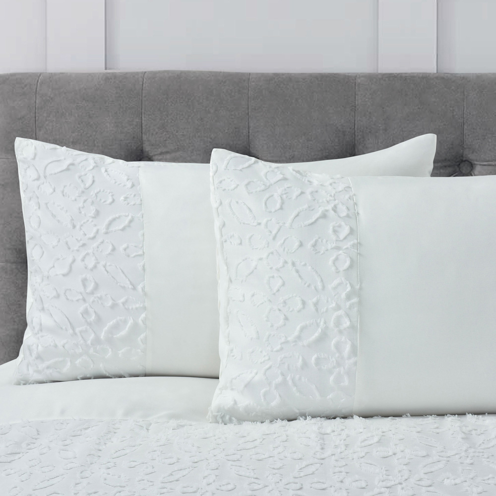 Intimates Zenith King Size Tufted Duvet Set Image 2