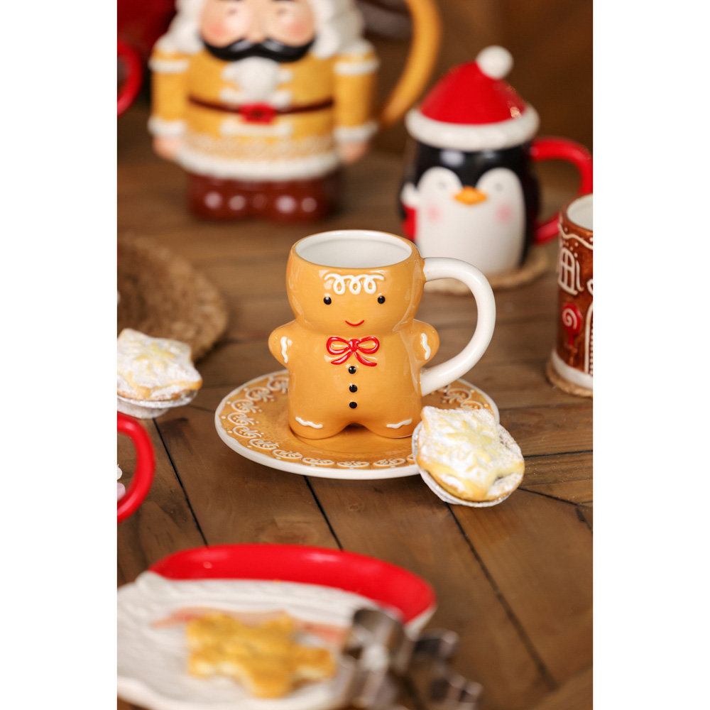 The Seasonal Gift Co. Santa & Friends Gingerbread Man Ceramic Mug Small Image 2