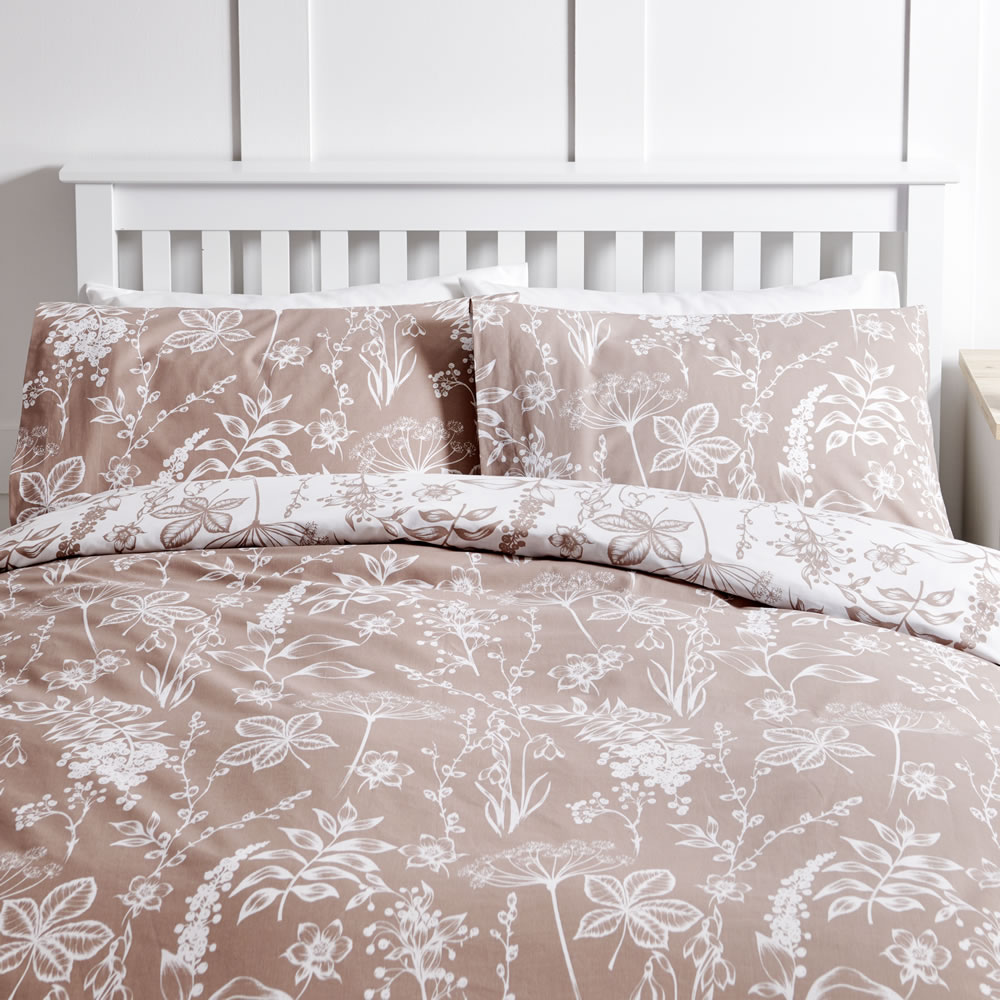 Wilko Botanical Taupe Easy Care King Size Duvet Set Wilko
