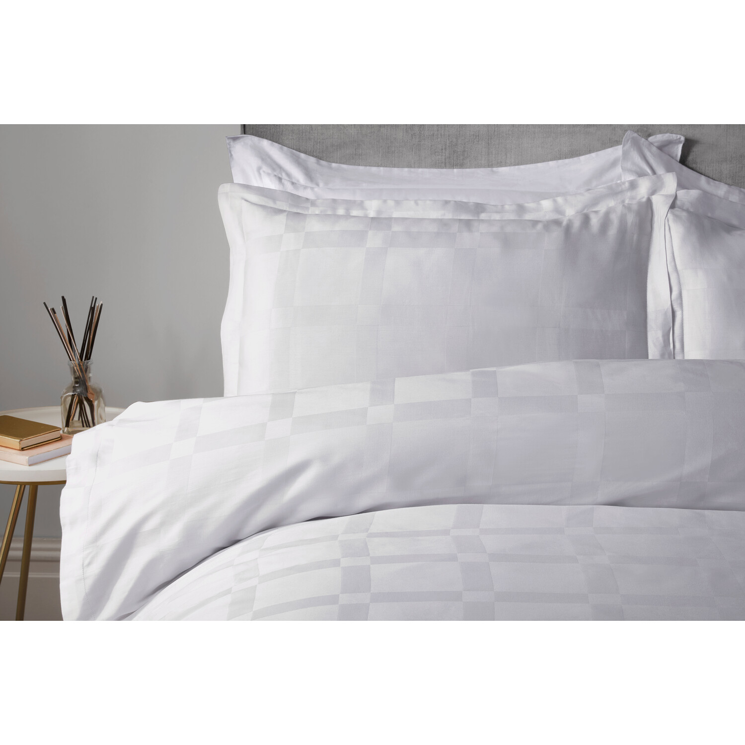 Sloane Check Duvet Cover and Pillowcase Set - White / Double Image 3