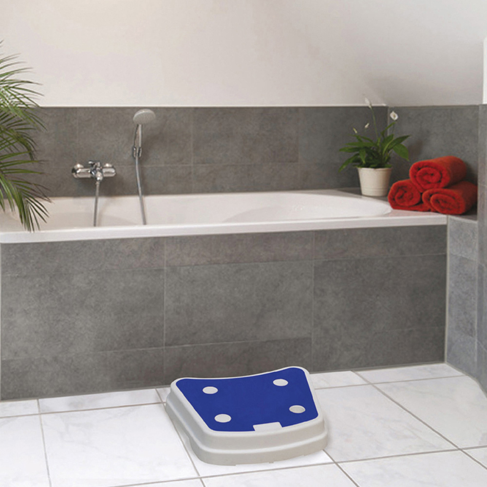 Aidapt Plastic Bath Step Image 2