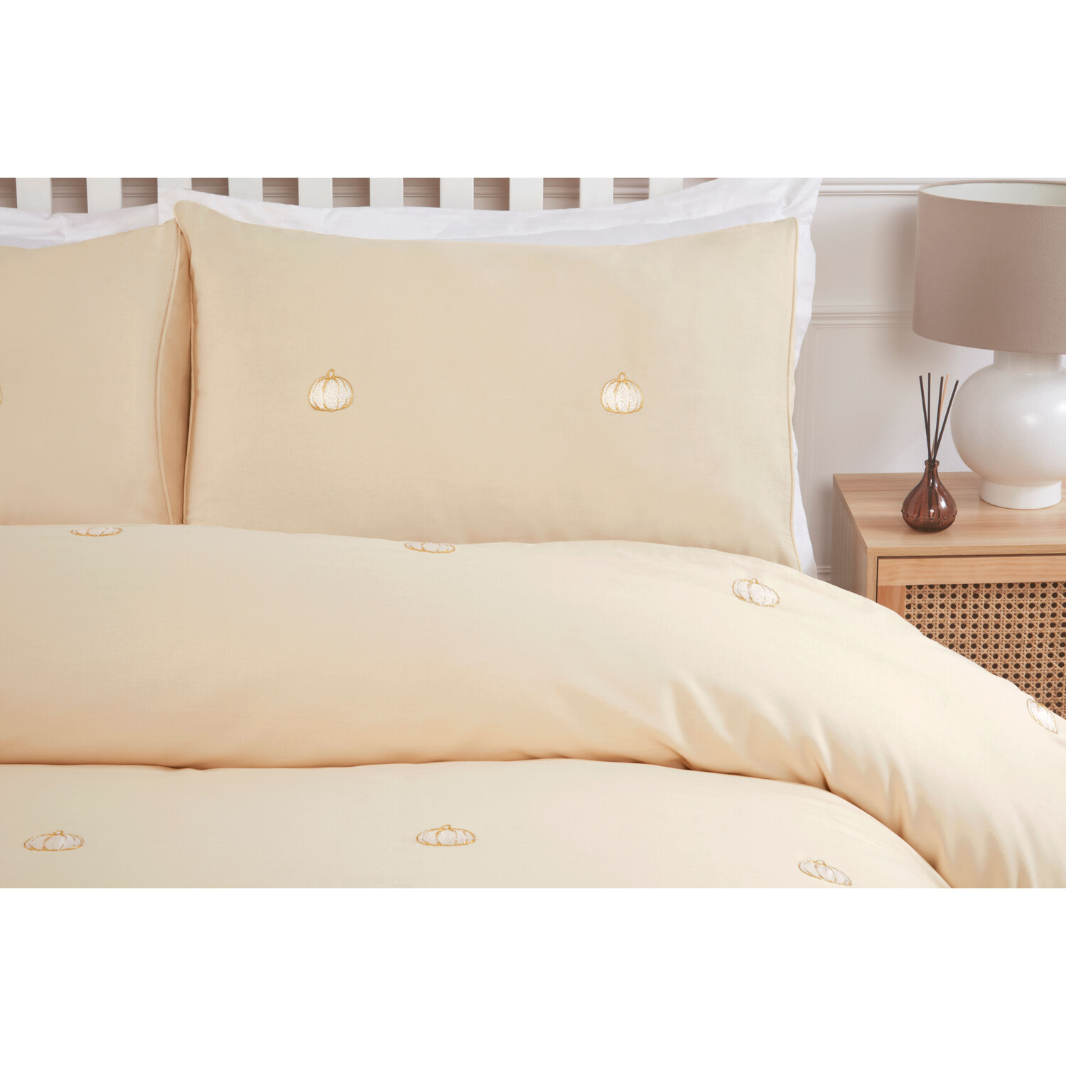 Pumpkins Duvet Cover and Pillowcase Set - Natural / Superking Image 5