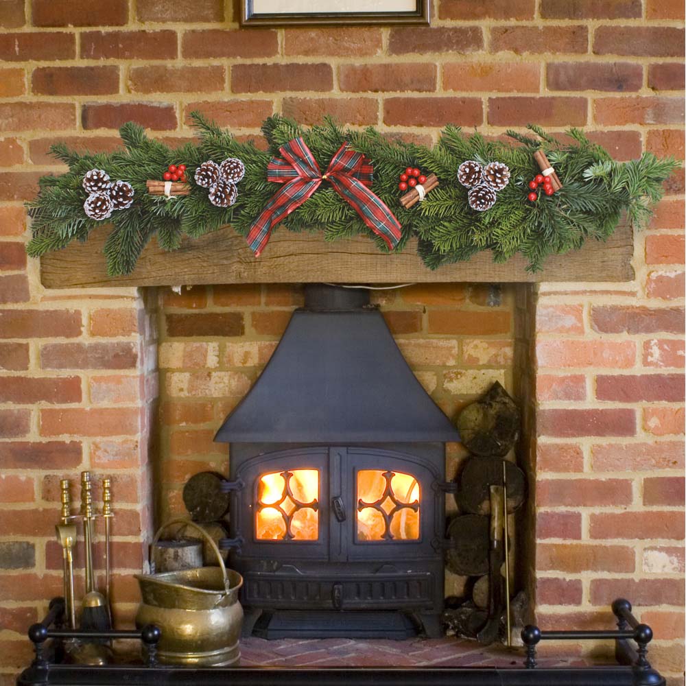 wilko Fresh Christmas Garland 110cm Image 3
