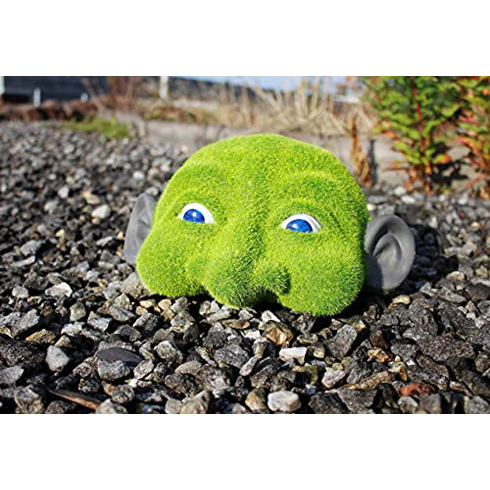 Marco Paul Grass Effect Hedge Peeker Garden Ornament Image 4