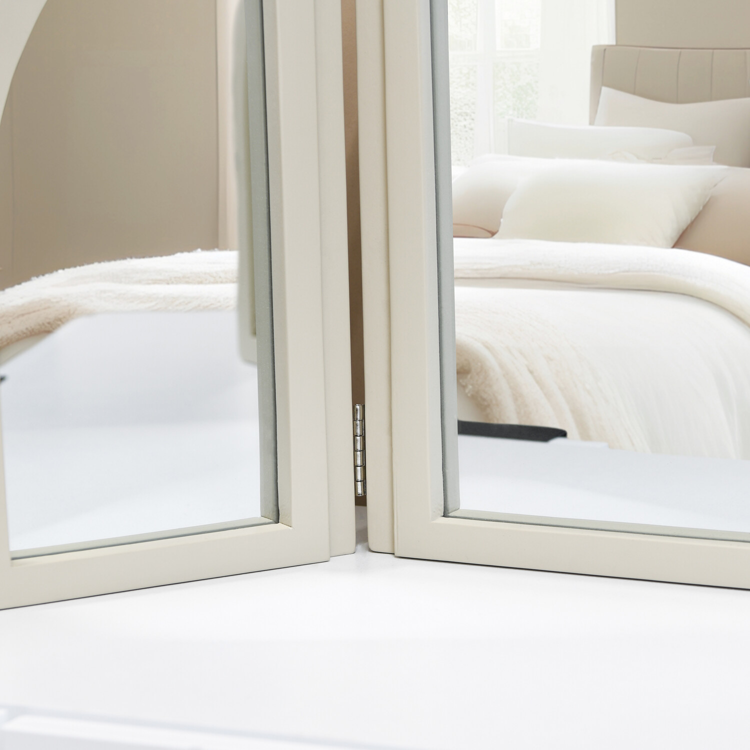 Evie Ridged Arch Dressing Table MirrorWhite Image 4