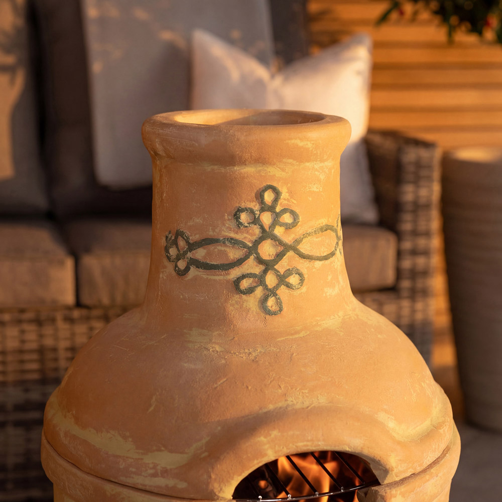 Charles Bentley Snug Rosario Chiminea with Grill Image 7