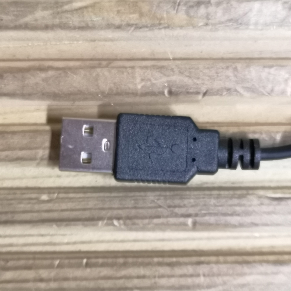 Samuel Alexander Red and White Faux Fur LED Christmas Tree Skirt 90cm Image 6