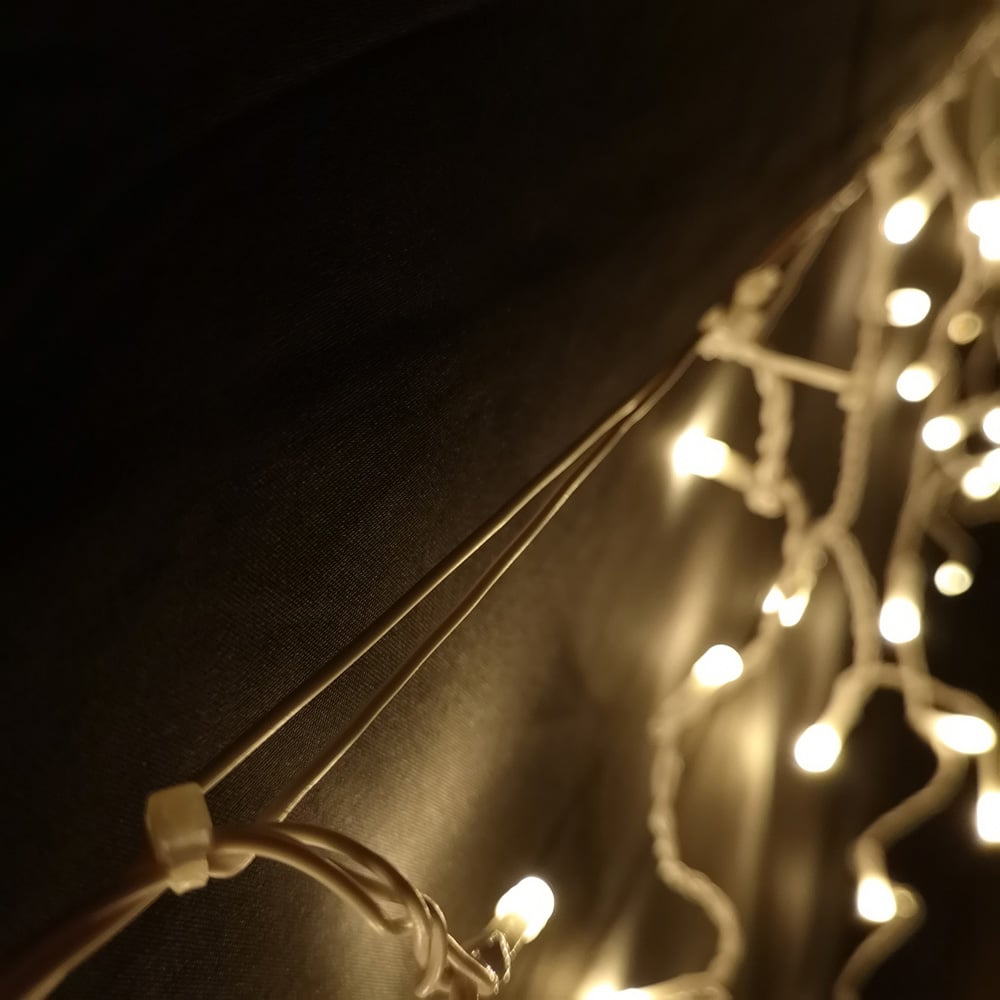 Premier IcicleBrights 640 Warm White LED Multi-Function White Cable Icicle Light 16m Image 4