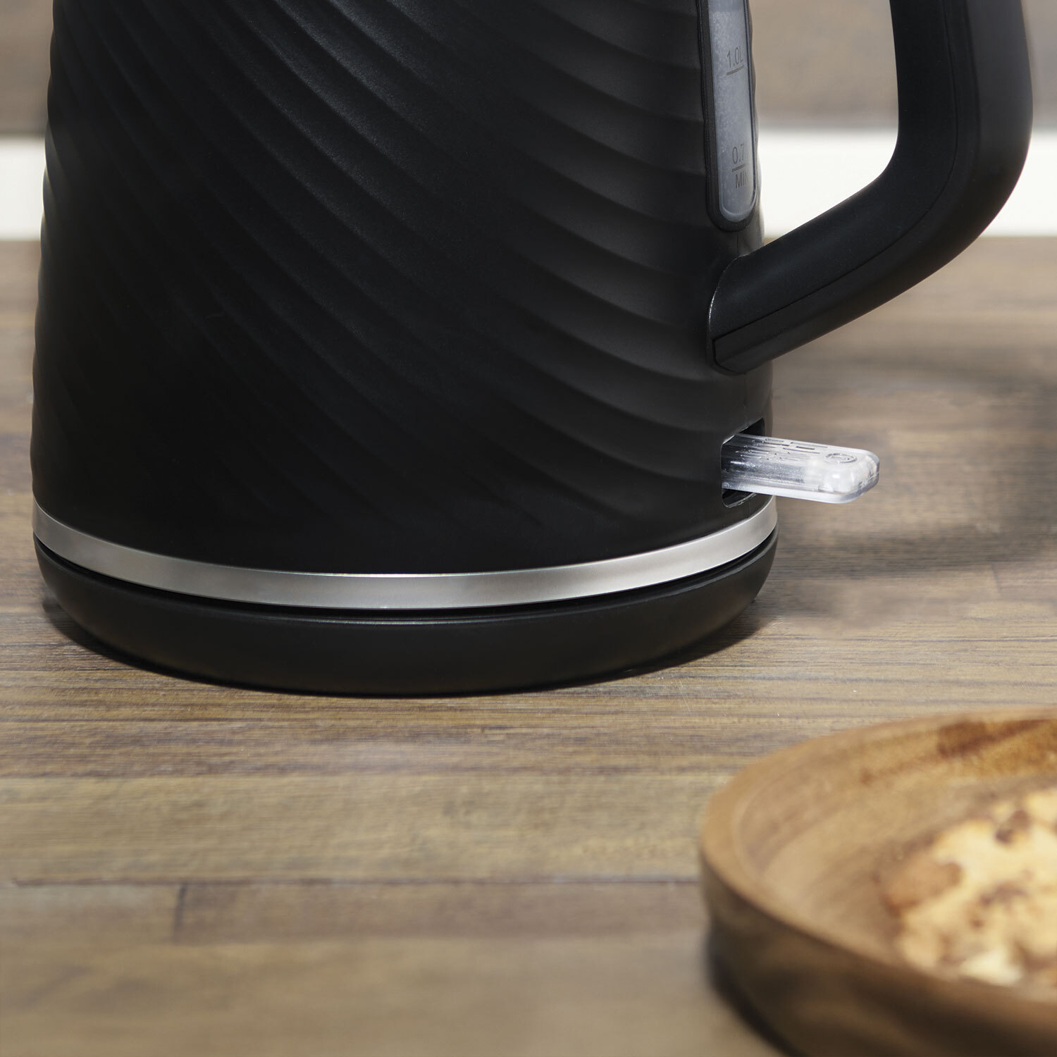 Revolve Texture Jug Kettle Black Image 10