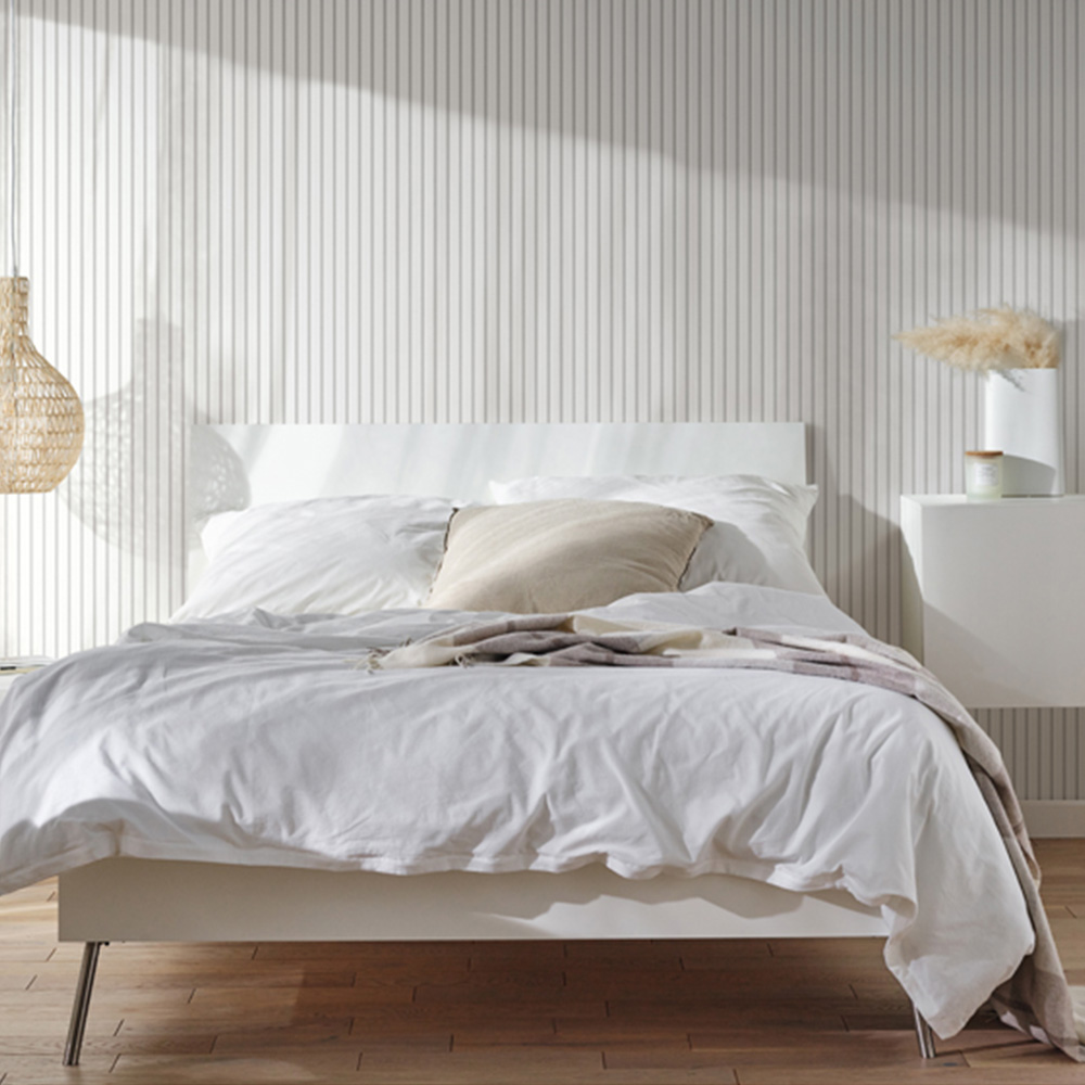 VOX Linerio M-Line White Right Hand Trim Wall Panel Image 1