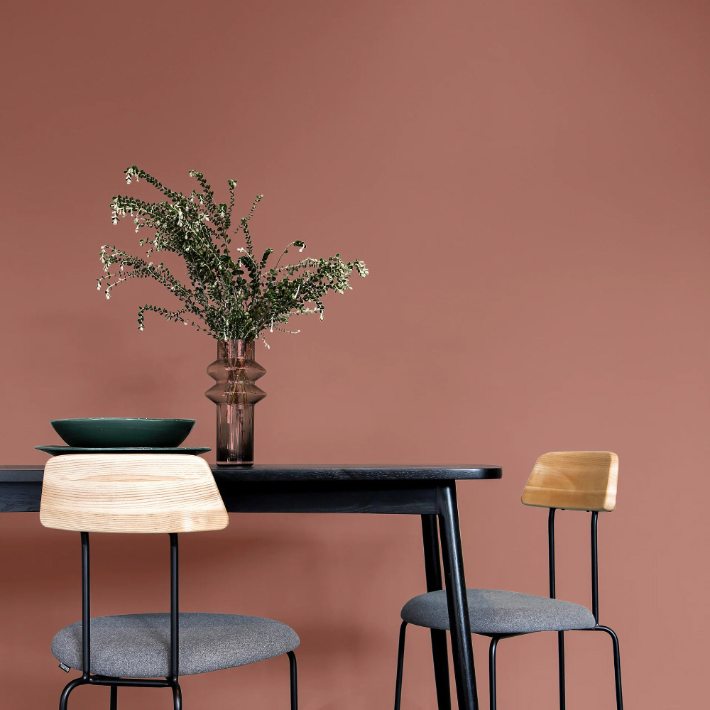 Craig & Rose 1829 Vintage Walls Wood and Metal Venetian Red Gloss Mixed Paint 2.5L Image 4