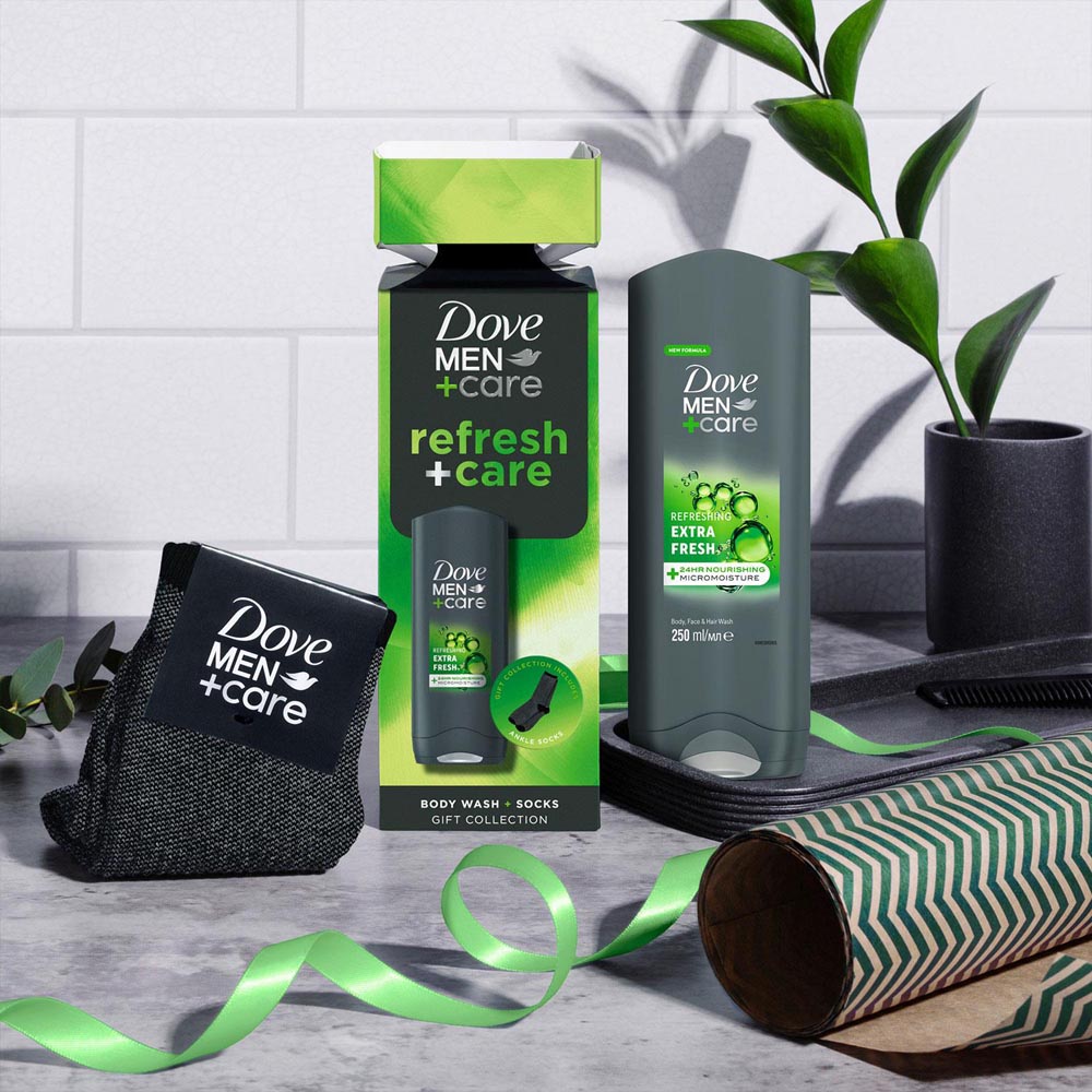 Dove Men+Care Bodywash and Socks Gift Set 2 Pack Image 2