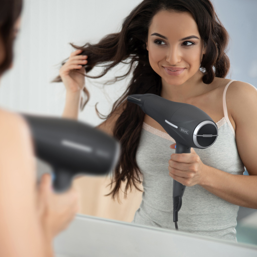 Wahl Ionic Smooth Black Hair Dryer with Detachable Diffuser Head 2200W Image 2