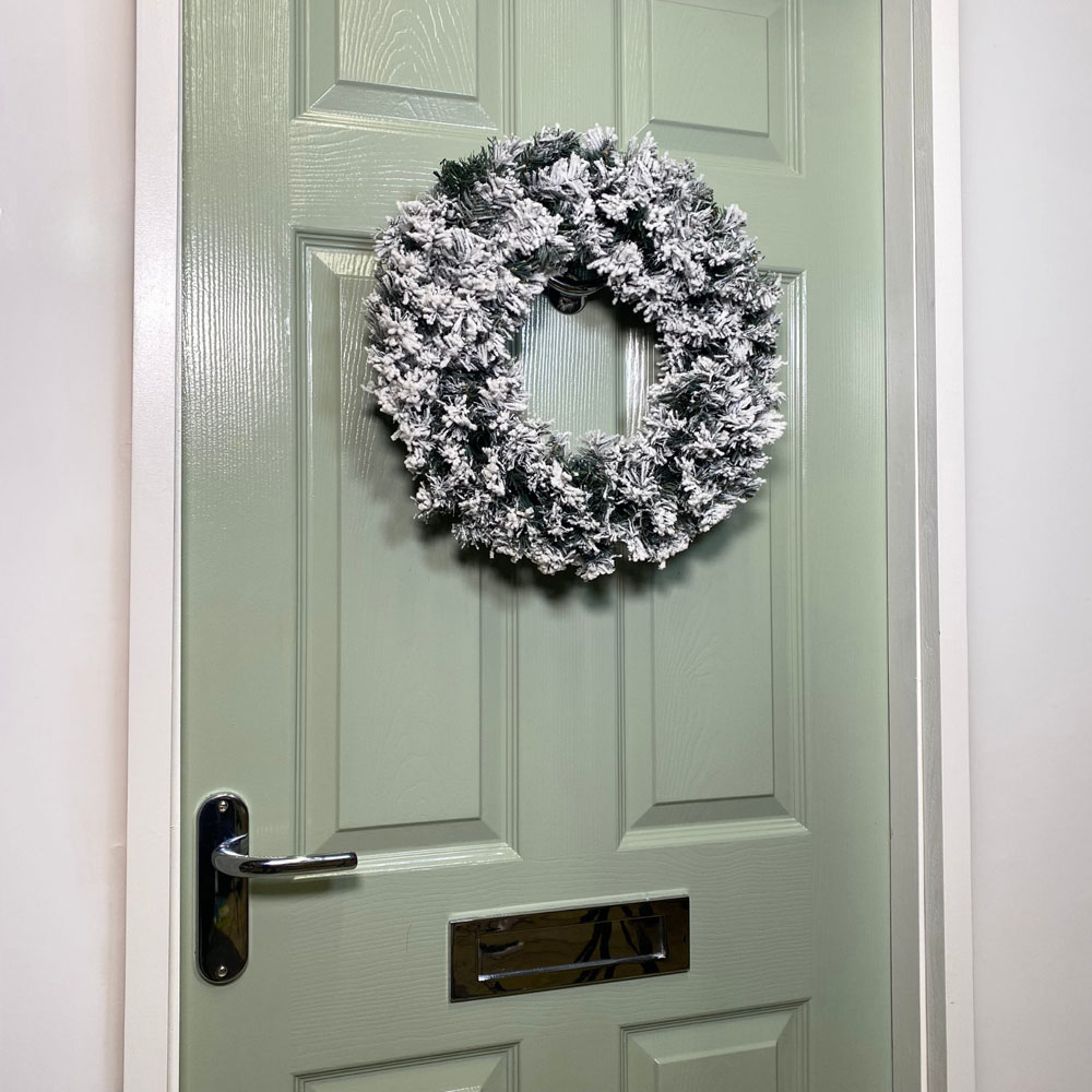 Premier Snow Flocked Woodcote Pine Christmas Wreath 50cm Image 5