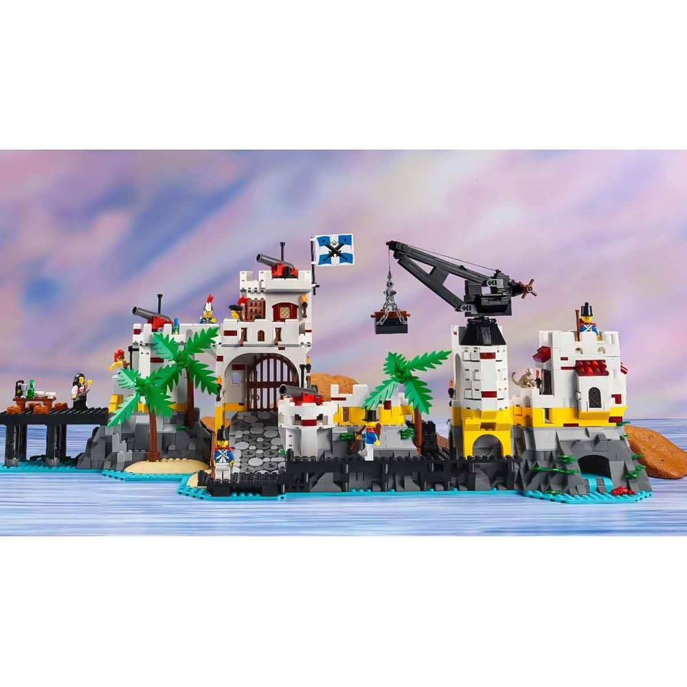 LEGO Icons 10320 Eldorado Fortress Building Kit Image 5