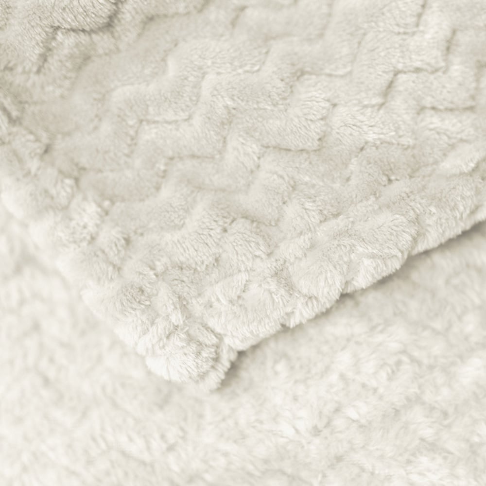 Velosso Cream Moda Plush Throw 150 x 200cm Image 3