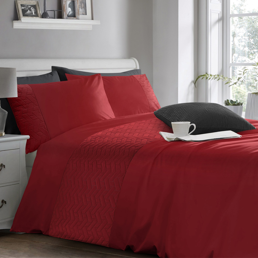 Velosso Double Red Quilted Geo Duvet Set Image 1