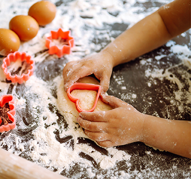 kids baking