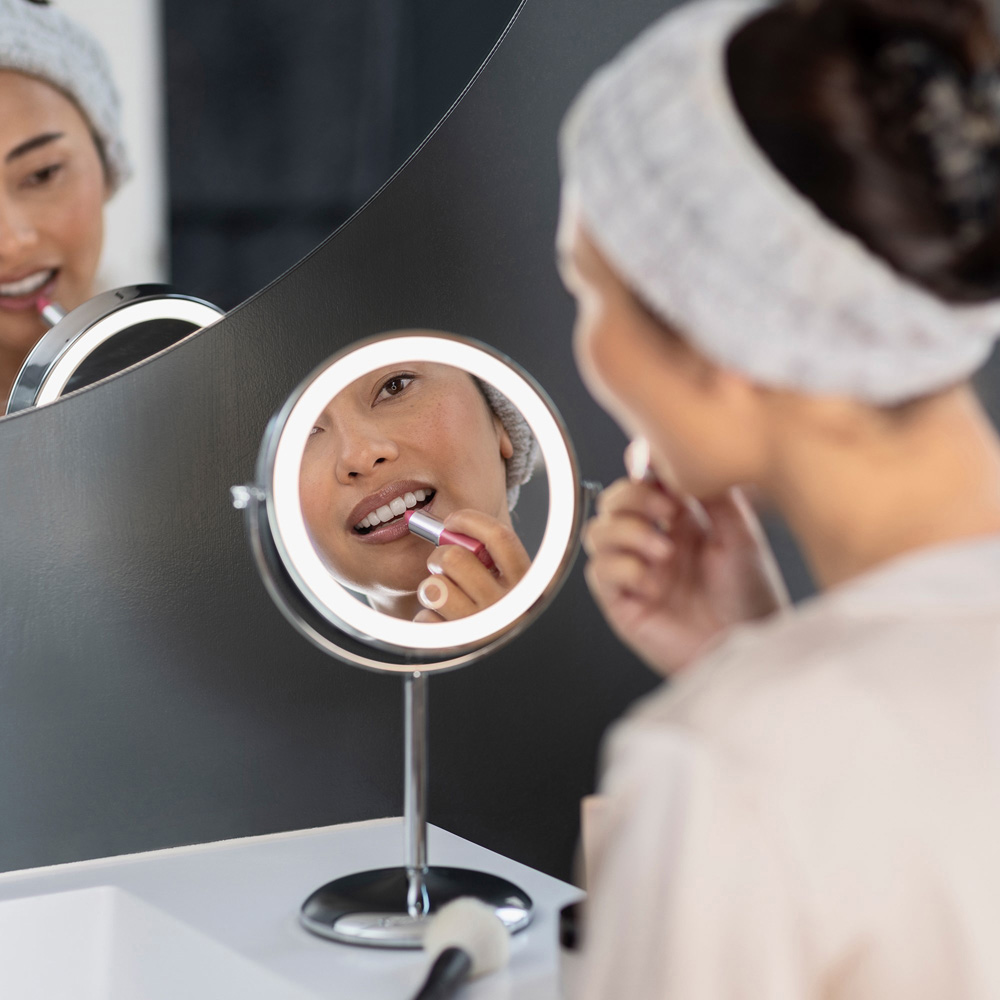 Medisana CM 844 Cosmetic Mirror Image 2