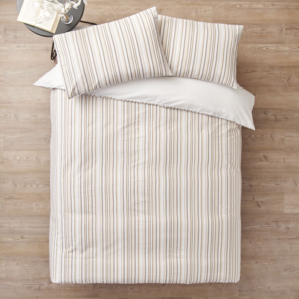 Wilko Natural King Size Duvet Set with Seersucker Stripe Image 1