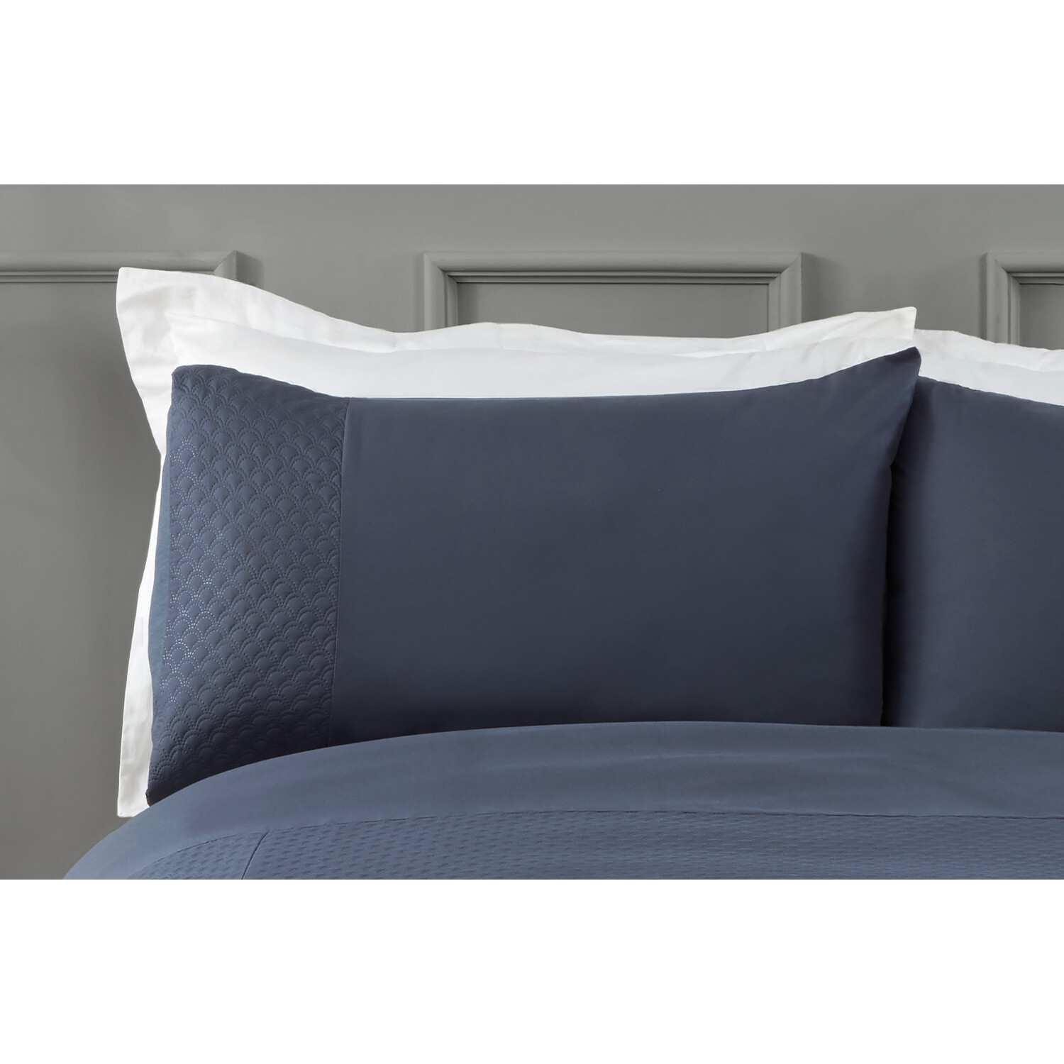 Manhattan Pinsonic Duvet Cover and Pillowcase Set - Navy / Double Image 2