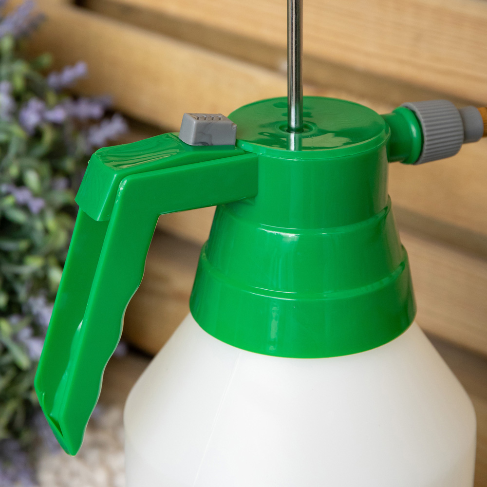 Samuel Alexander 1.5L Hand Held Pressure Sprayer Bottle Image 7