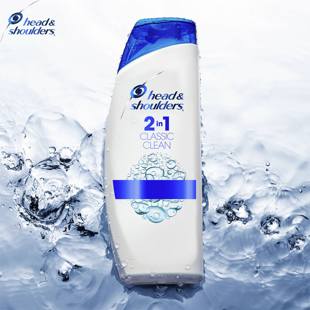 Head and Shoulders Classic Clean 2 in 1 Anti Dandruff Shampoo and Conditioner 400ml Image 3