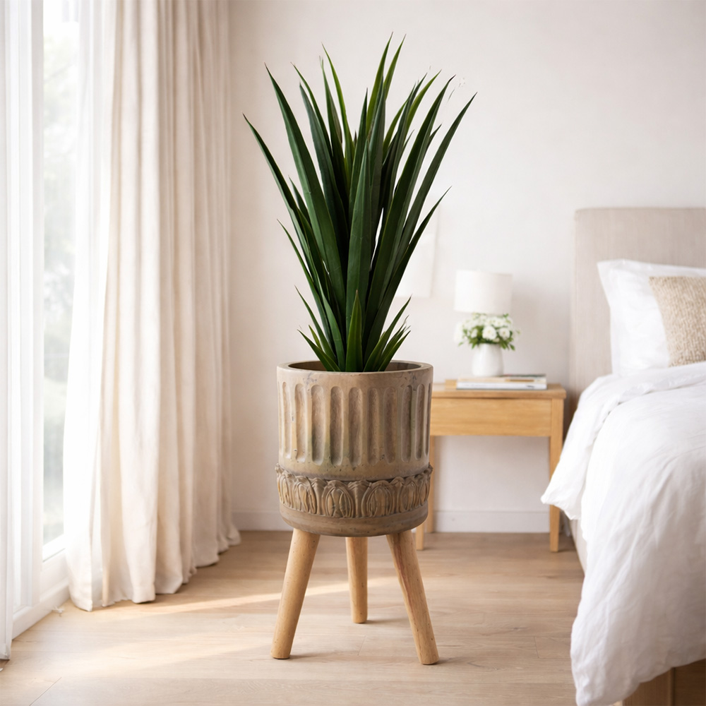 Leaf Ridged Composite Planter with Stand Image 2