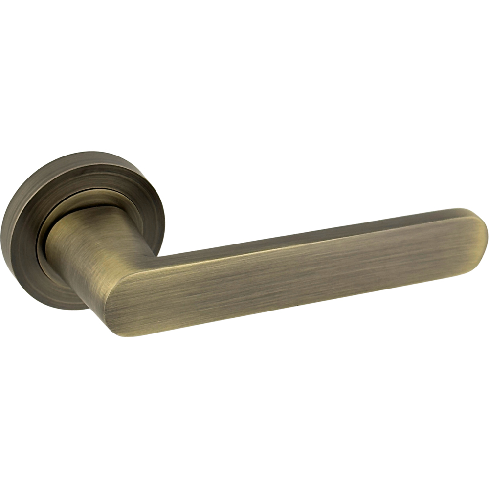 AXS Hardware Harlem Antique Brass Door Handles on Rose 4 Pack Image 3