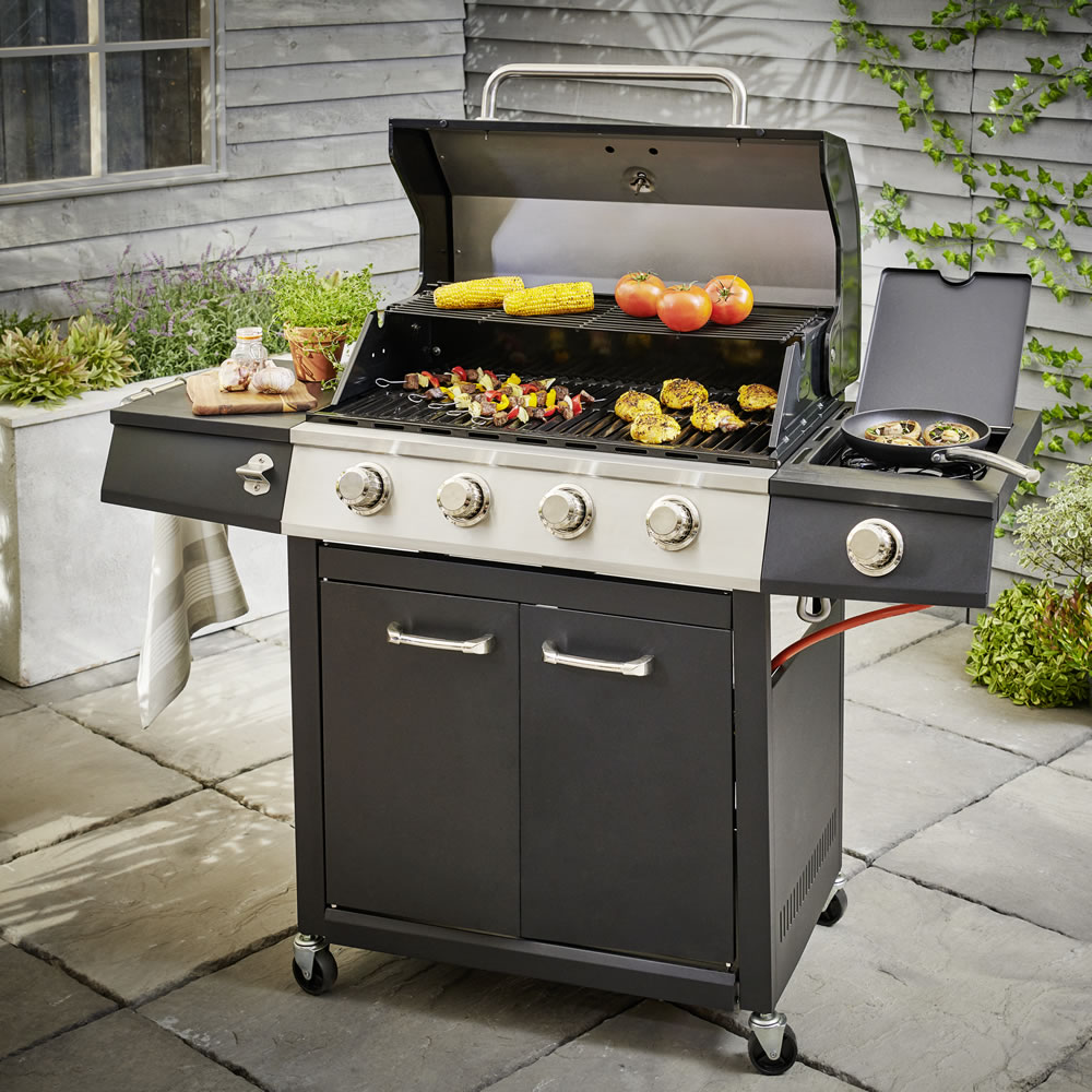 Wilko 4 Burner Gas BBQ Black Image 2