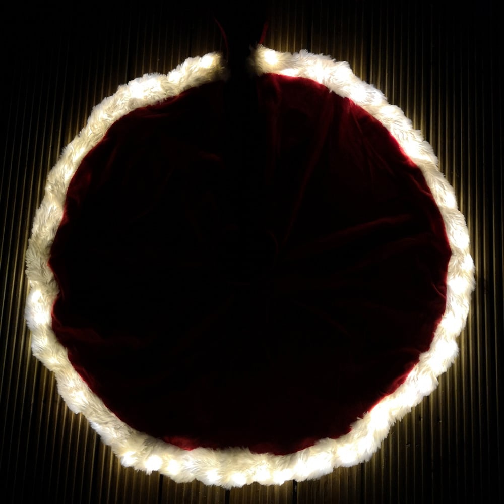 Samuel Alexander Red and White Faux Fur LED Christmas Tree Skirt 90cm Image 5