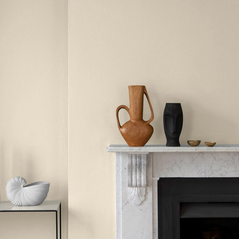 Craig & Rose 1829 Vintage Walls Wood and Metal Pale Mortlake Cream Gloss Mixed Paint 2.5L Image 4