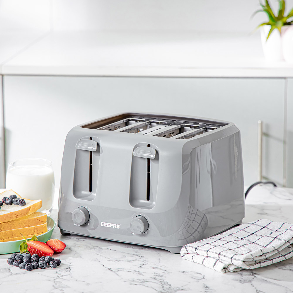 Geepas GBT36549UK-GR Grey 4 Slice Toaster 1400W Image 2