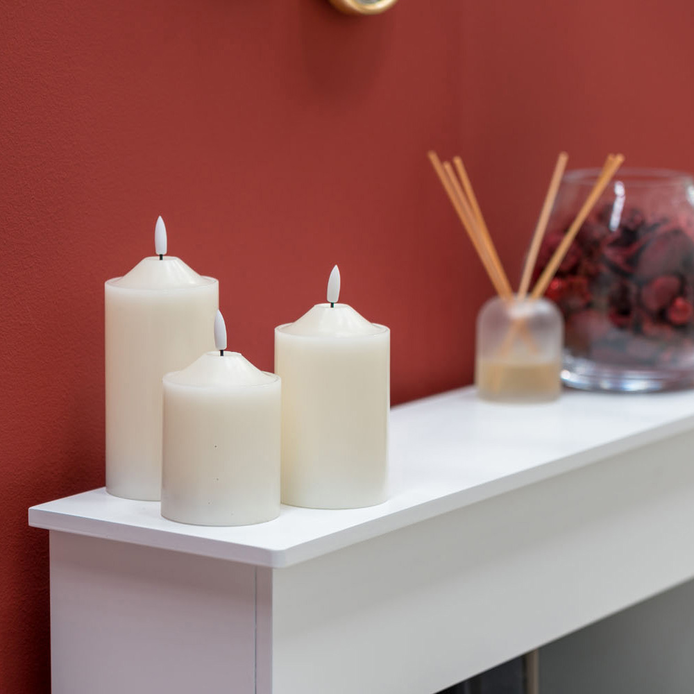 ValueLights Flickering LED Candles with Remote Control 3 Pack Image 3