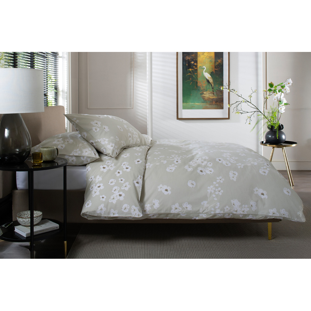 The Lyndon Company Petite Fleure Super King Size Natural Duvet Set Image 2