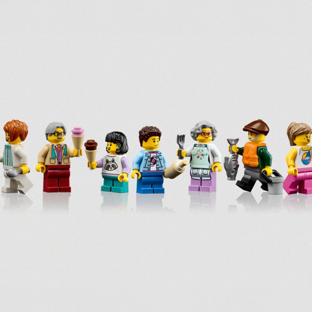 Lego Ideas 21359 The Italian Riviera Set Image 4