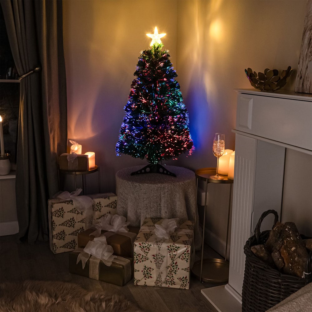The Christmas Centre Warm White LED Green Fibre Optic Artificial Xmas Tree with Berries 4ft Image 2