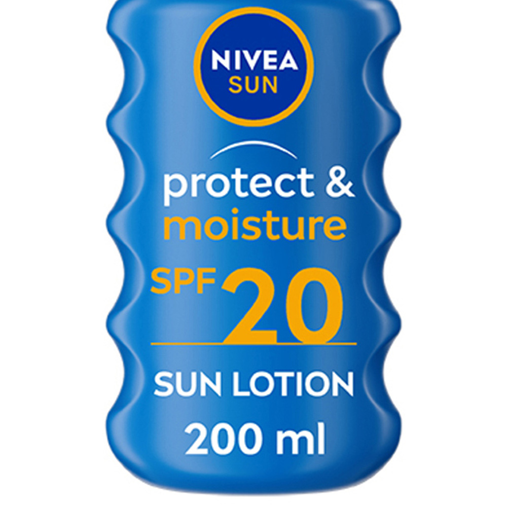 Nivea Sun Protect and Moisture Sun Cream Spray SPF20 200ml Image 3