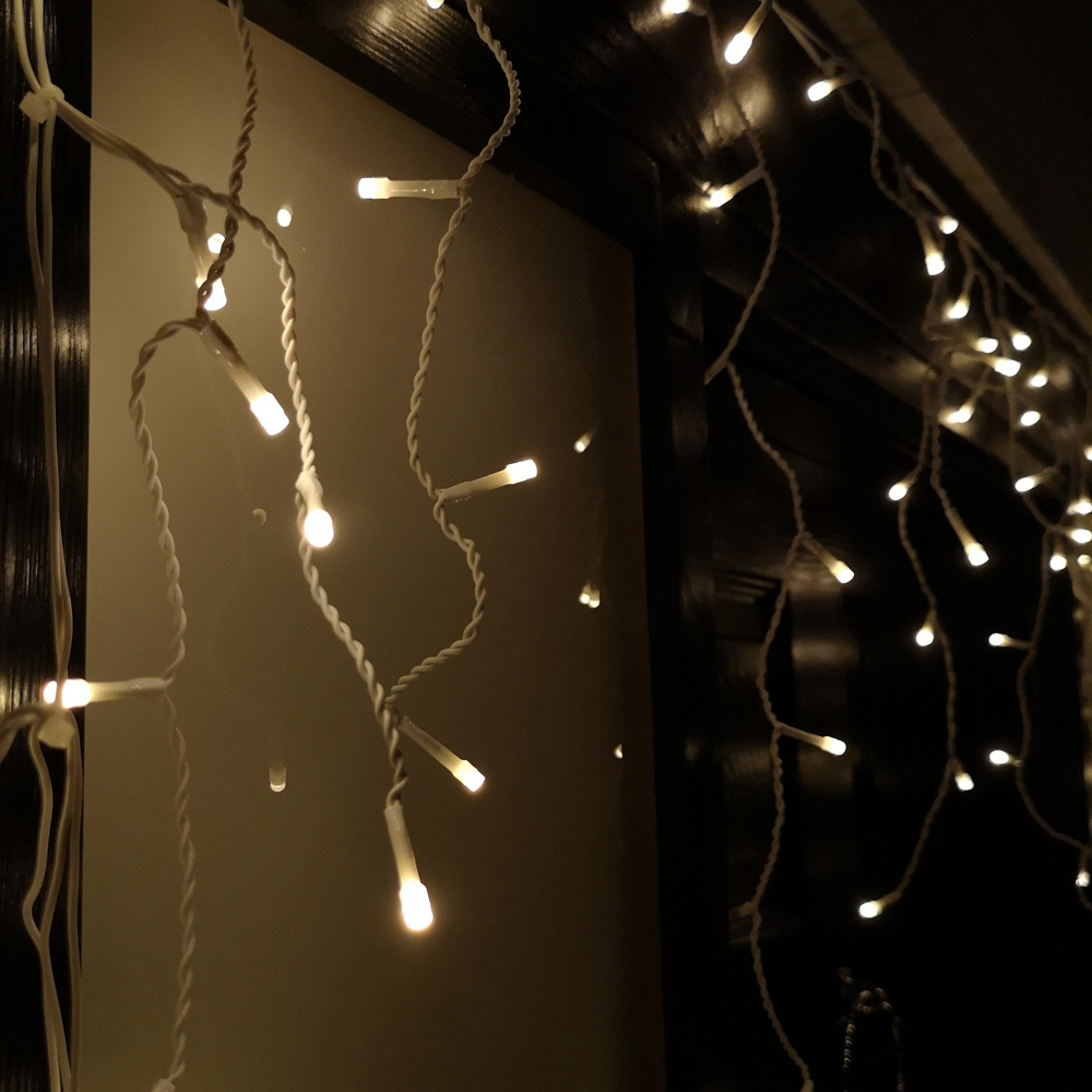 Samuel Alexander 1000 Warm White LED White Cable Frosted Icicle Light 25m Image 3