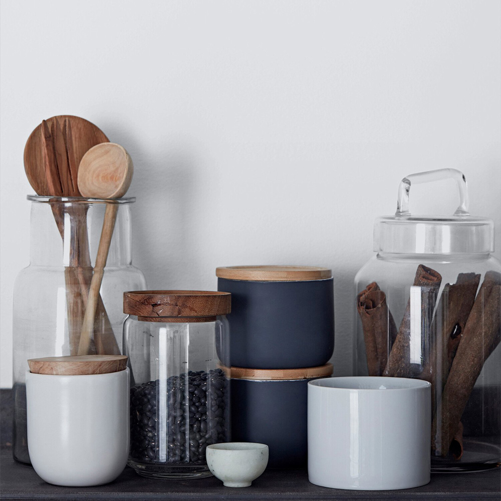 Crown Easyclean Kitchen Paint - Splash of Pepper / 2.5l Image 4