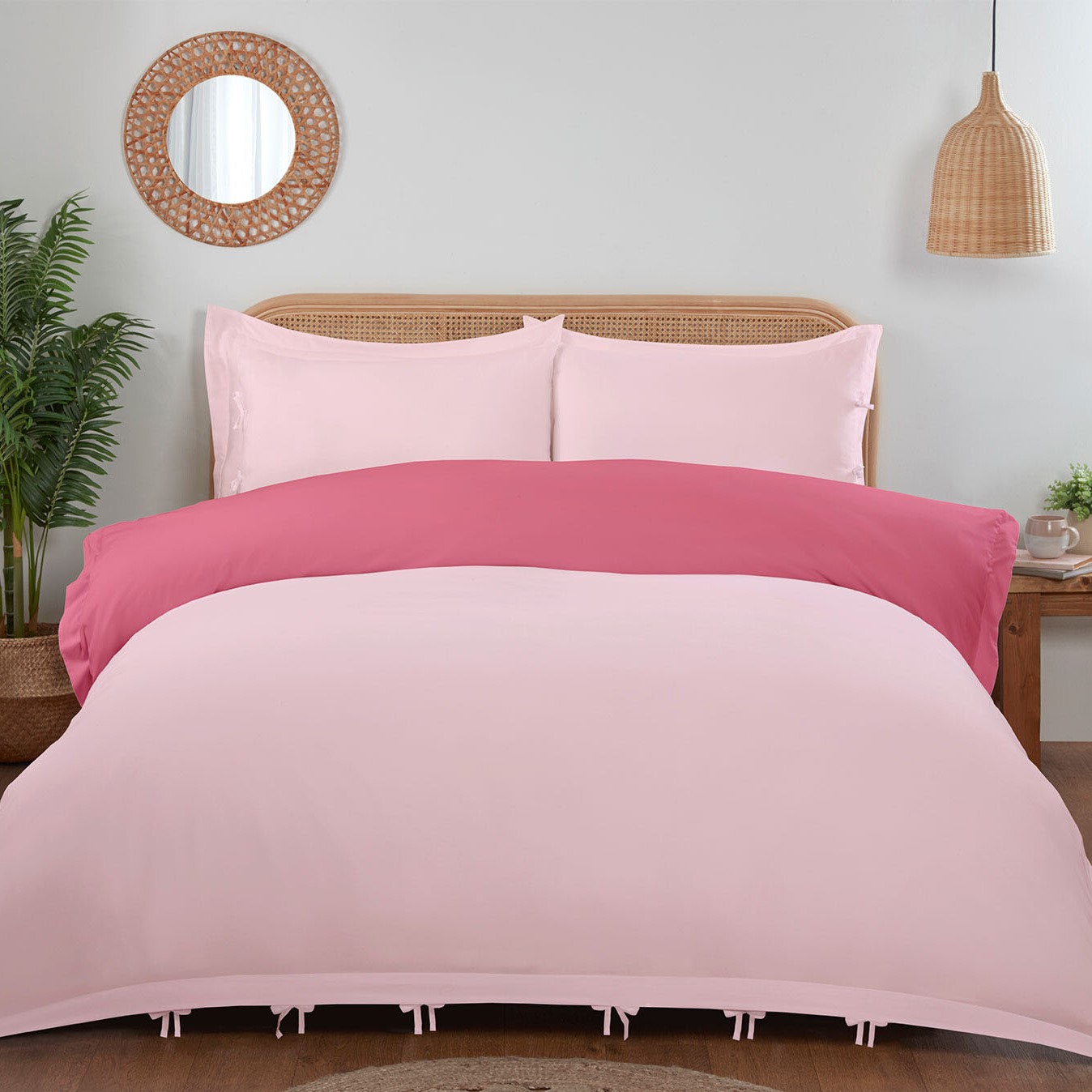 Reversible Moda Duvet Set - Pink/Raspberry / Single Image 1