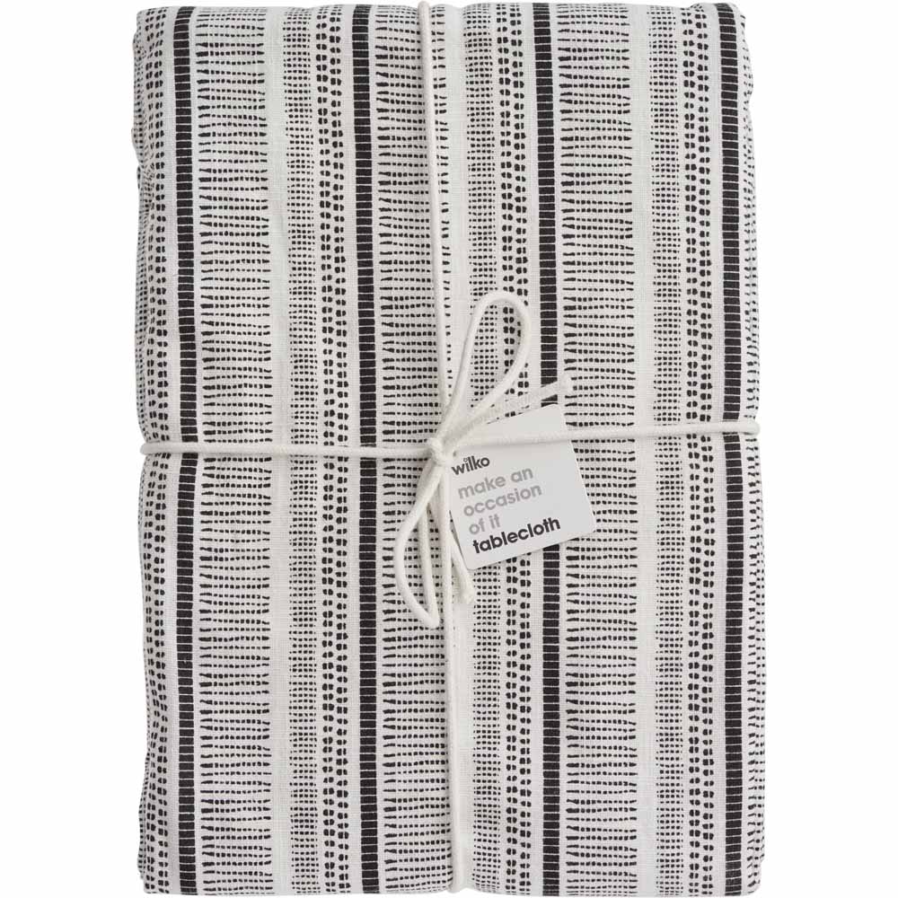 Wilko Cotton Tablecloth Black/White 52x70cm Image