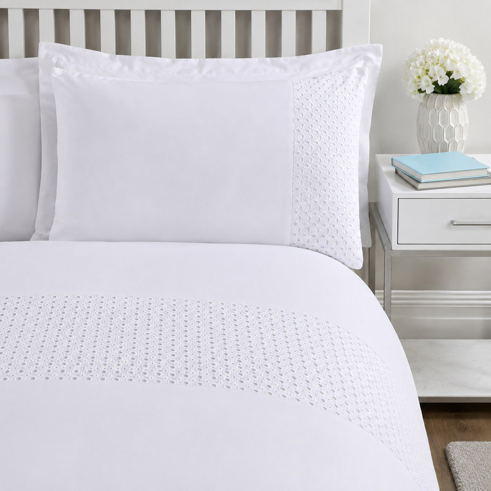 Smart Living Double White Lace Border Duvet Cover Set Image 3