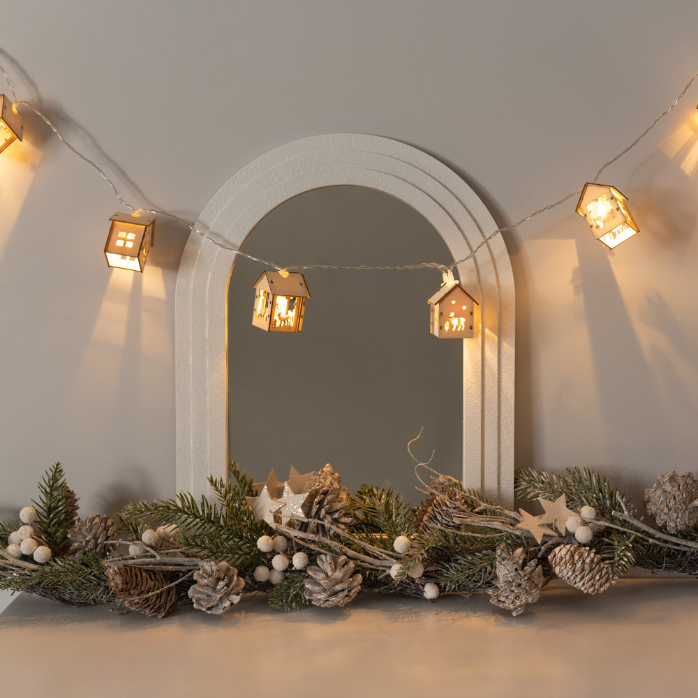 ValueLights 10 LED Wooden House String Light Image 9