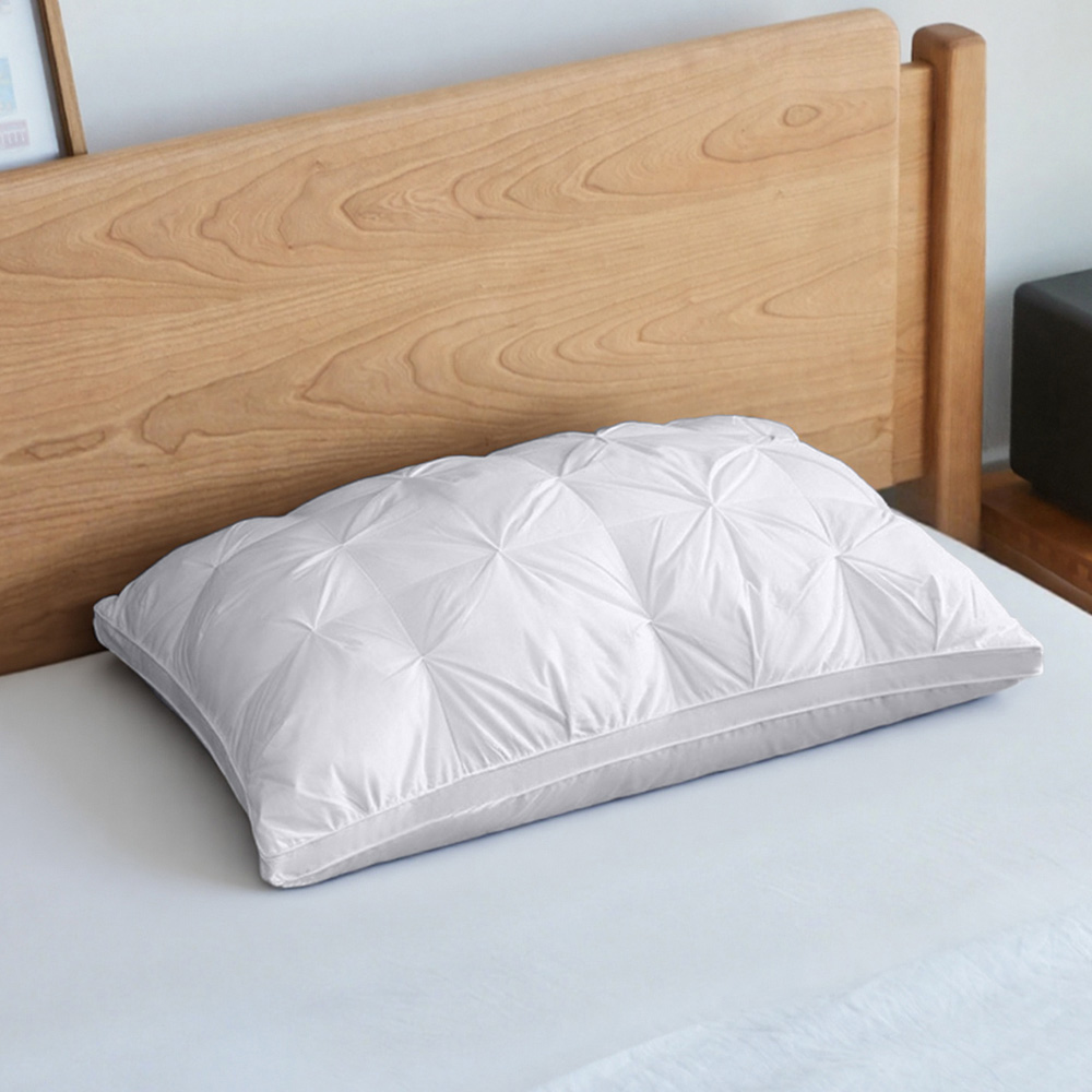 Living and Home Ultra Soft Twisted Floral Pillow Insert 800g 74 x 48cm Image 2