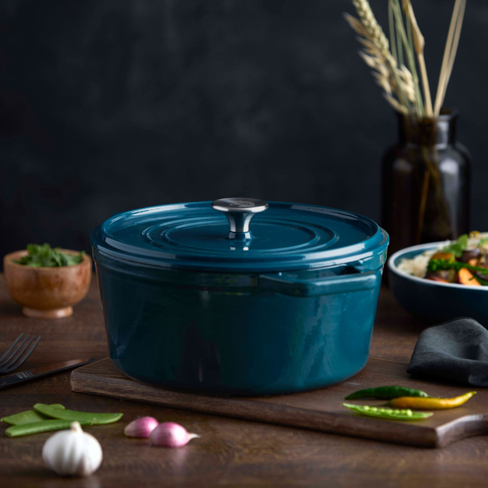 Barbary & Oak Nattura 24cm Agave Cast Iron Round Casserole Dish with Lid Image 2
