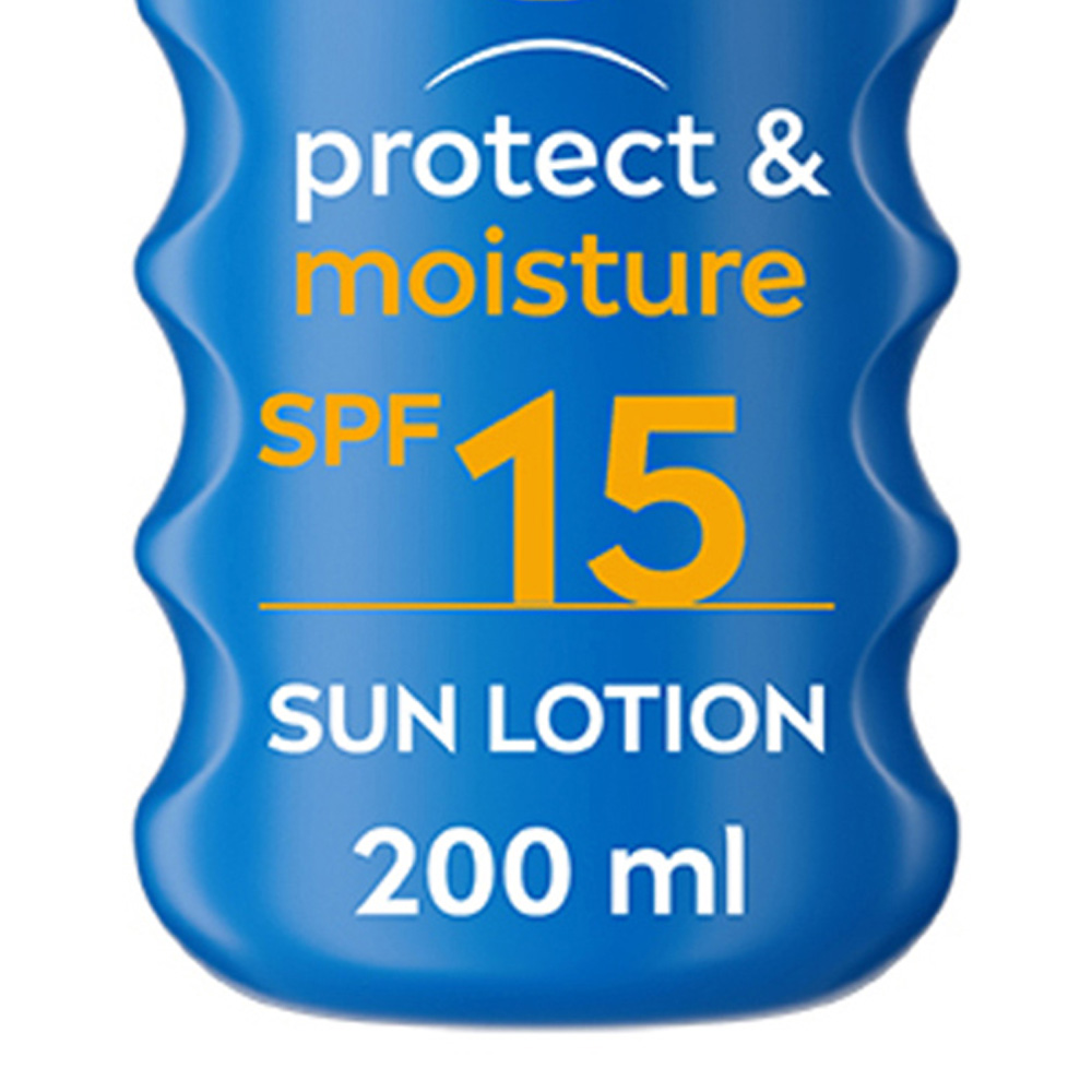Nivea Sun Protect and Moisture Sun Cream Spray SPF15 200ml Image 3