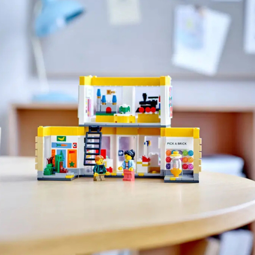 LEGO 40574 Brand Store Building Toy Set Image 3